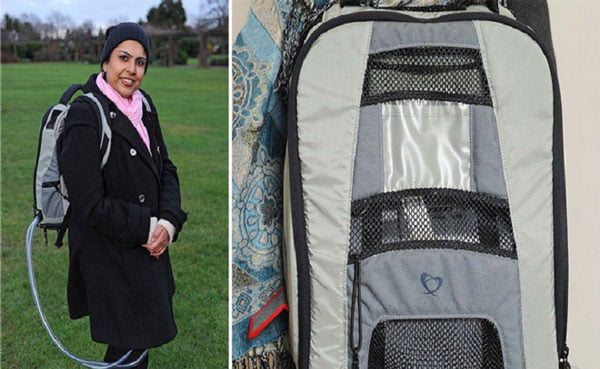 নিজের হৃৎপিণ্ড ব্যাগে নিয়ে ঘুরেন এই নারী!