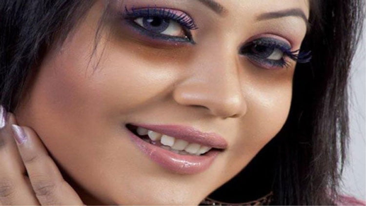 ‘চোখের কালি’ : চাপ নেই, দূর হবে নিমেষেই