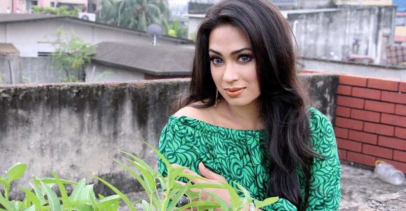 নায়ক-নায়িকার প্রেম-বিয়ে নিয়ে লুকোচুরি - West Bengal News 24