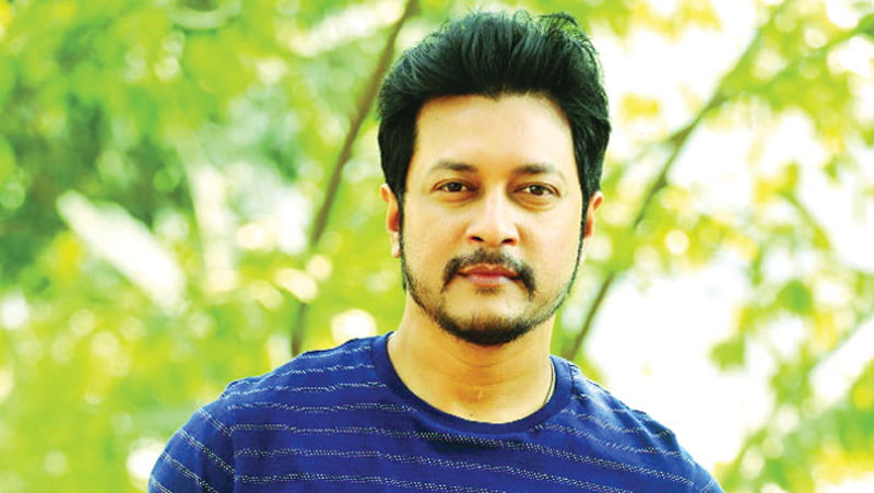নায়ক-নায়িকার প্রেম-বিয়ে নিয়ে লুকোচুরি - West Bengal News 24