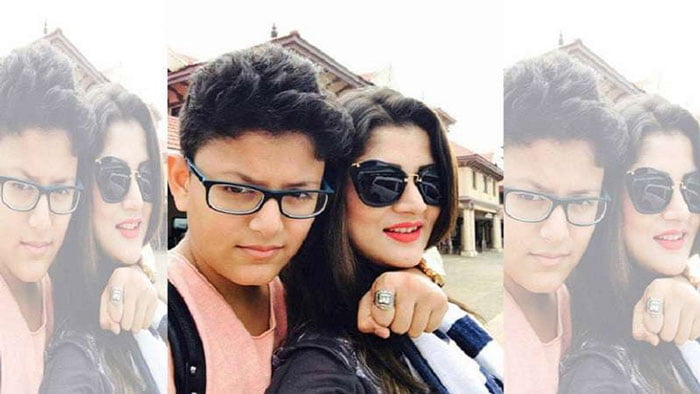 ছেলের সঙ্গে শ্রাবন্তীর যত ছবি - West Bengal News 24