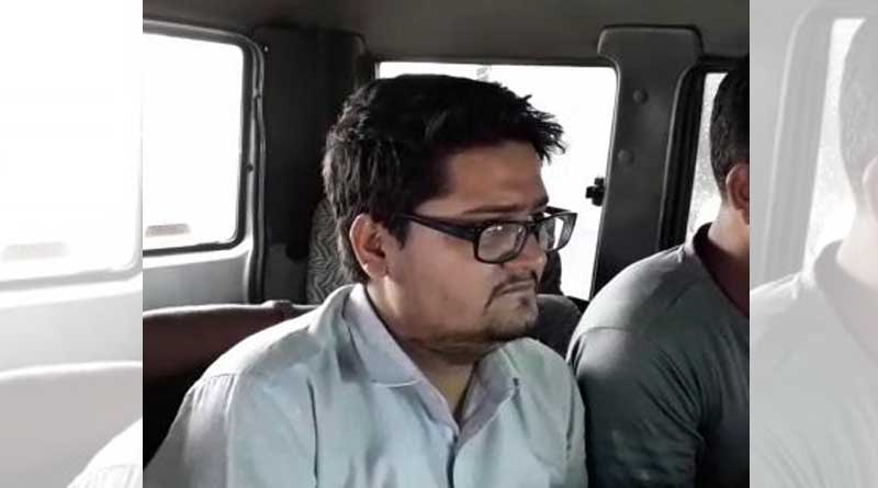 বিয়েতে নারাজ, প্রেমিকার বাবাকে অন্তরঙ্গ মুহূর্তের ছবি পাঠাল যুবক! - West Bengal News 24 বিয়েতে নারাজ, প্রেমিকার বাবাকে অন্তরঙ্গ মুহূর্তের ছবি পাঠাল যুবক! - West Bengal News 24