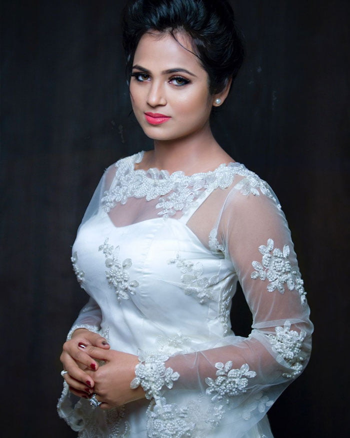 ramya pandiyan hd images