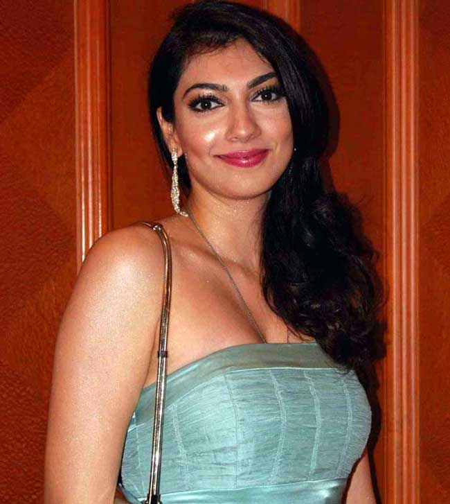 শুটিং সেরে বাড়ি ফিরে এই সুন্দরী বলিউড অভিনেত্রীদের বরাতে মিলত স্বামীর হাতে পিটুনি! - West Bengal News 24