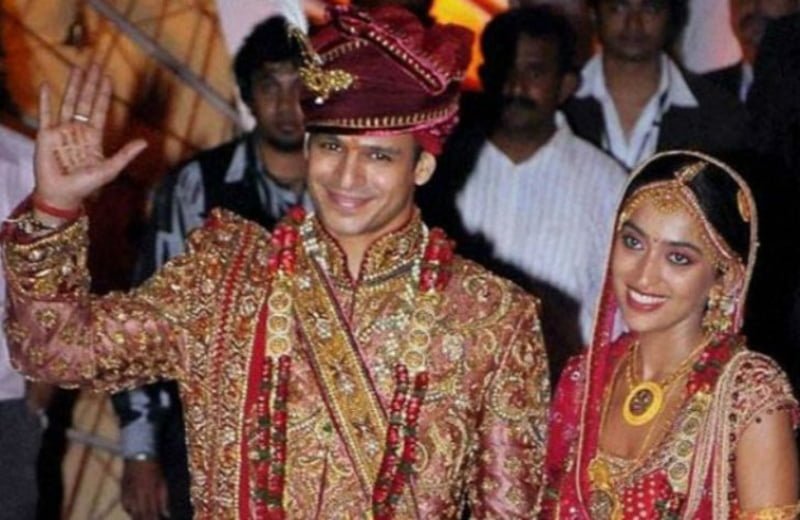 সম্বন্ধ করে বিয়ে করেছিলেন এই বলি-তারকারা - West Bengal News 24