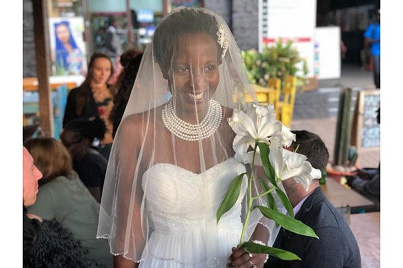 নিজেকেই বিয়ে করলেন এই নারী! - West Bengal News 24