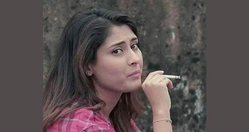 মেহজাবিনের সিগারেট খাওয়ার ছবি ভাইরাল! (ছবিসহ) - West Bengal News 24