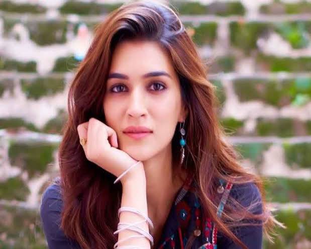 kriti sanon latest images kriti sanon latest images