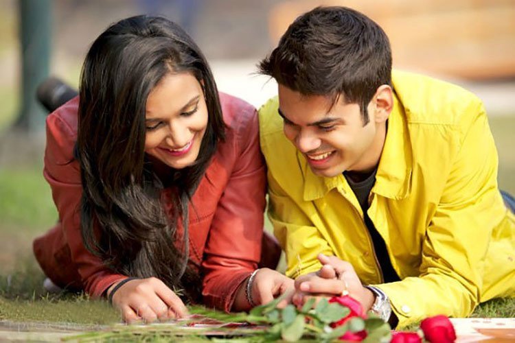 প্রেমে পড়লে কী হয়, কেন হয়? - West Bengal News 24