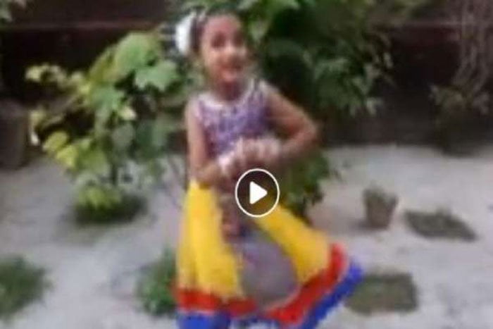 ‘আমি কলকাতার রসগোল্লা’ গানের সঙ্গে তুমুল নাচ একরত্তি মেয়ের, ফেসবুকে সুপার ভাইরাল - West Bengal News 24 ‘আমি কলকাতার রসগোল্লা’ গানের সঙ্গে তুমুল নাচ একরত্তি মেয়ের, ফেসবুকে সুপার ভাইরাল - West Bengal News 24