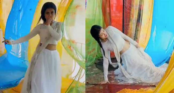 ভেজা শাড়িতে হিন্দি গানে অসাধারণ নেচে উষ্ণতা ছড়ালেন মনামী ঘোষ - West Bengal News 24