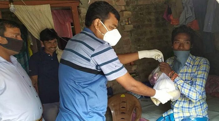 লকডাউনে বন্ধ রোজগার, ১৩ দিন সাইকেল চালিয়ে তামিলনাড়ু থেকে ফিরলেন বাংলার শ্রমিক ! - West Bengal News 24