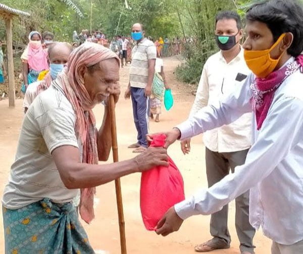 ফের লোধা-শবরদের জন্য ত্রাণ পাঠালেন জঙ্গলমহলের ‘কুটুম’ মন্ত্রী শুভেন্দু অধিকারী - West Bengal News 24