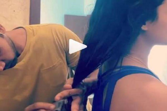 লকডাউেন বাঙালি লিভ-ইন সঙ্গীর চুল কেটে দিচ্ছেন বলি হিরো, ভিডিও ভাইরাল! দেখুন - West Bengal News 24