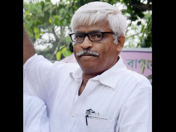 করোনায় মৃতের সংখ্যা নিয়ে ফেসবুকে ‘ভুয়ো তথ্য’ ছড়ানোয় অপরাধে FIR,দায়ের করলেন সুজন - West Bengal News 24