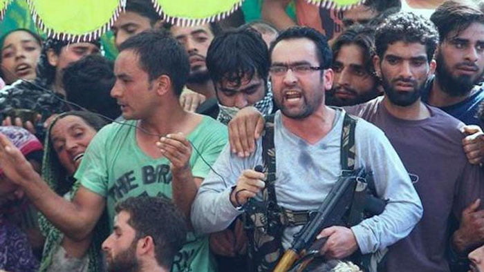 BREAKING NEWS : এনকাউন্টারে শেষ হল হিজবুল কমান্ডার রিয়াজ ! - West Bengal News 24