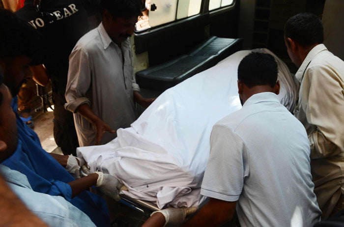 করোনার উপসর্গ থাকা রোগীকে অন্যত্র রেফার করলো হাসপাতাল, ‘গাফিলতি’তে রোগির মৃত্যু রাস্তাতেই । - West Bengal News 24