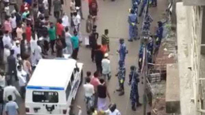 টিকিয়াপাড়ায় লকডাউন ভঙ্গের ছবি ভাইরাল হওয়ার পর ৩৫৫ ধারা প্রয়োগের দাবি বিজেপির - West Bengal News 24