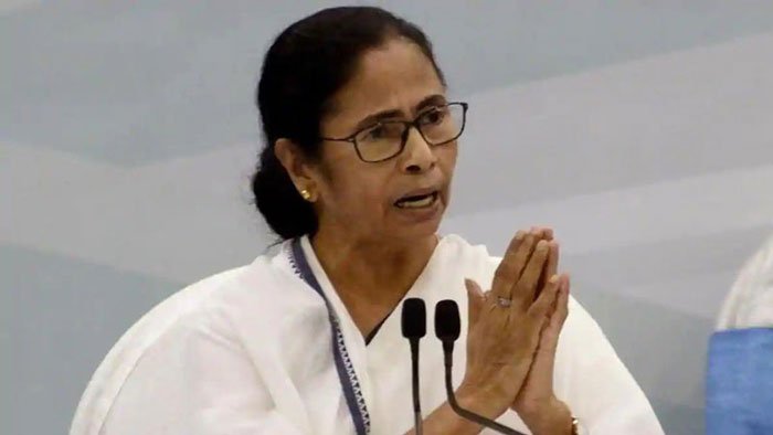আমাকে কাজ করতে দিন পছন্দ না হলে আমার মাথা কেটে নিন , আমাকে গুলি করুন : মুখ্যমন্ত্রী - West Bengal News 24