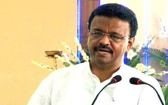 ত্রাণ বিলি করে ছবি তোলা ‘অমানবিক তীব্র কটাক্ষ ফিরহাদ হাকিমের ! - West Bengal News 24 ত্রাণ বিলি করে ছবি তোলা ‘অমানবিক তীব্র কটাক্ষ ফিরহাদ হাকিমের ! - West Bengal News 24