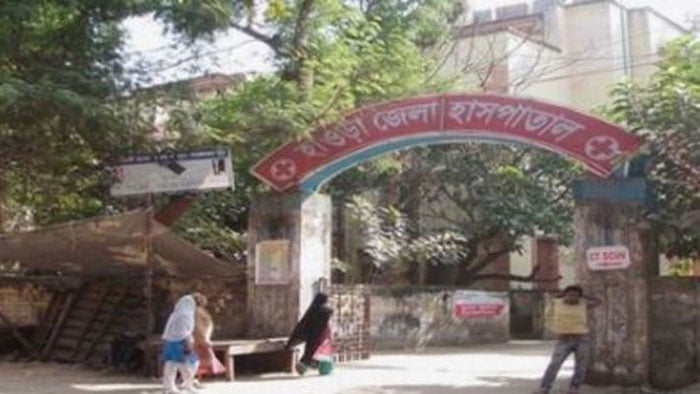 করোনাকে হারিয়ে কাজে যোগ দিলেন হাসপাতালের সুপার ! - West Bengal News 24 করোনাকে হারিয়ে কাজে যোগ দিলেন হাসপাতালের সুপার ! - West Bengal News 24