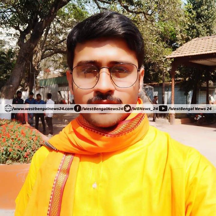 বিজেপি নেতা রাহুল সাউ এর নেতৃত্বে প্রায় ৩৭১ টি দুস্থ পরিবার এর হাতে খাদ্য সামগ্রী তুলে দেওয়া হল - West Bengal News 24