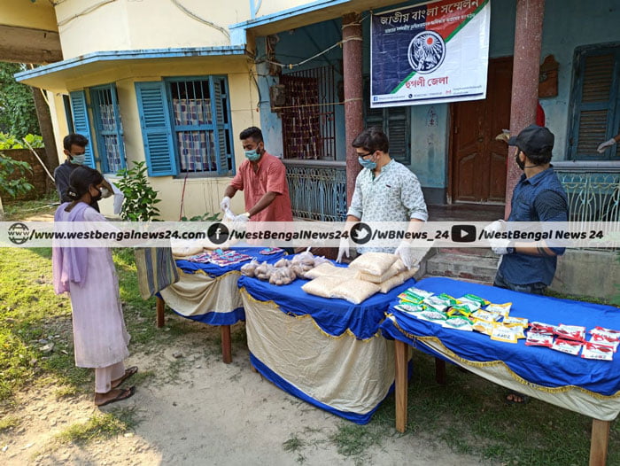 “জাতীয় বাংলা সম্মেলন”সংগঠনের উদ্দগে বাড়িবাড়ি পৌঁছে দেওয়া হল খাদ্য সামগ্রী ! - West Bengal News 24