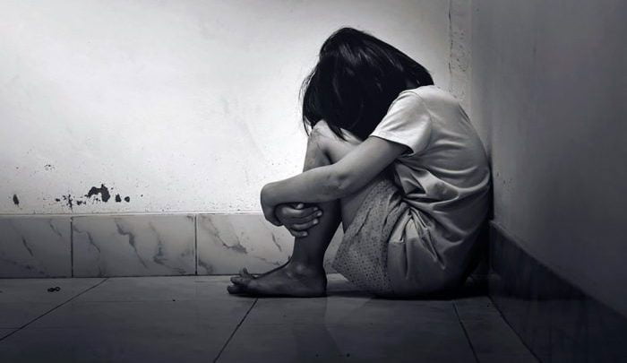 কিশোরীর গলায় জোর করে মদ ঢেলে নাবালিকাকে হোটেলে গণধর্ষণ! গ্রেফতার ২ - West Bengal News 24