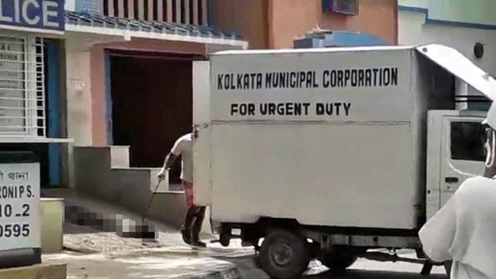 পচা গলা মৃতদেহ ঘিরে চাঞ্চল্য ছড়ালো গড়িয়া শ্মশান চত্তরে - West Bengal News 24 পচা গলা মৃতদেহ ঘিরে চাঞ্চল্য ছড়ালো গড়িয়া শ্মশান চত্তরে - West Bengal News 24