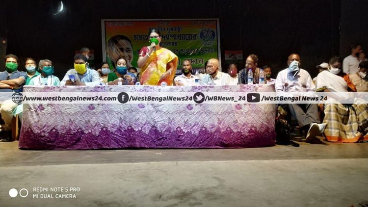 ঝাড়গ্রাম শহরের পাঁচশো দরিদ্রকে খাদ্যসামগ্রী বিলি করল জেলা তৃণমূল - West Bengal News 24