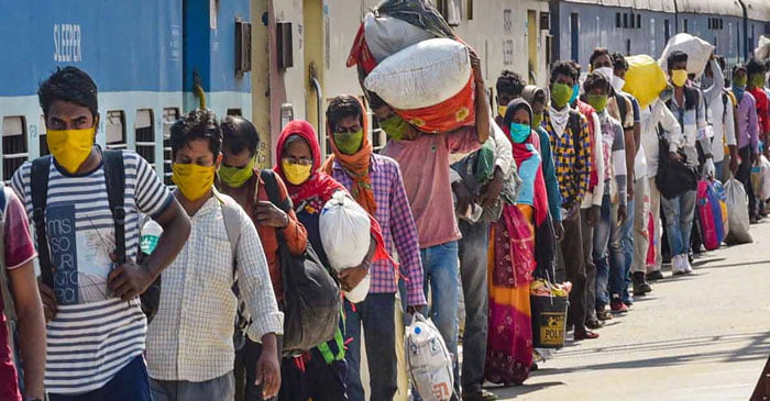 ঠাসাঠাসি করে শ্রমিকদের পাঠিয়েছে কেন্দ্র : মুখ্যমন্ত্রী - West Bengal News 24