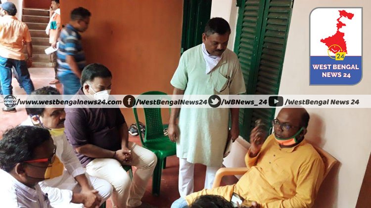 বিজেপি-র রাজ্য সাধারণ সম্পাদক সায়ন্তন বসুকে অভিনন্দন জানাল ঝাড়গ্রাম জেলা বিজেপি শিক্ষক সেল - West Bengal News 24 বিজেপি-র রাজ্য সাধারণ সম্পাদক সায়ন্তন বসুকে অভিনন্দন জানাল ঝাড়গ্রাম জেলা বিজেপি শিক্ষক সেল - West Bengal News 24