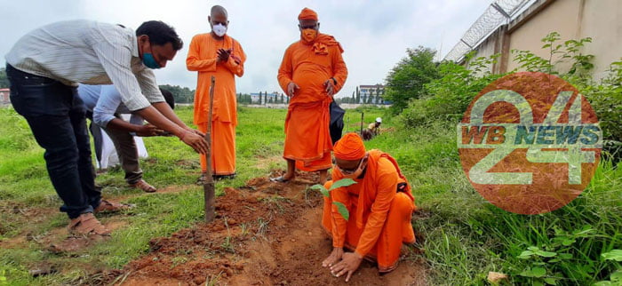 ঝাড়গ্রামে সবুজের সৌন্দর্য ফেরাতে উদ্যোগী পুরসভা - West Bengal News 24