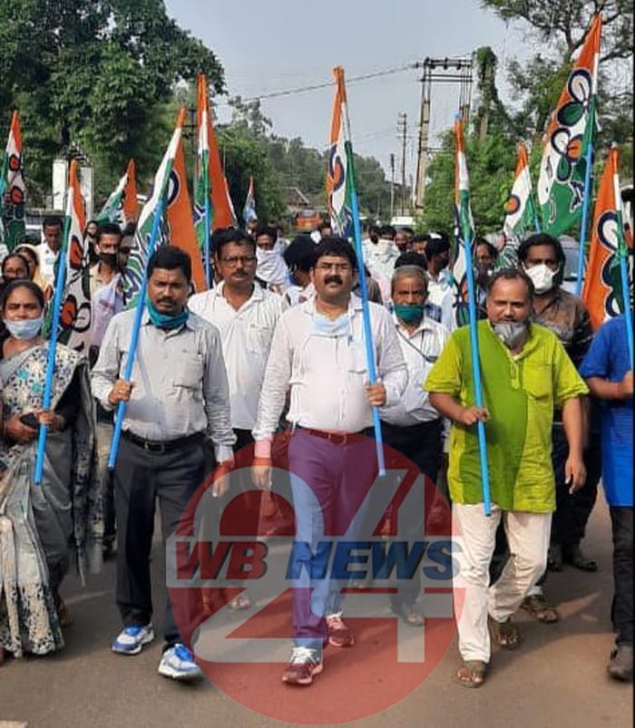 উন্নয়ন যাত্রায় এক আকাশে ‘চাঁদ-সূর্য’ তৃণমূলের নেতা-বিধায়ক - West Bengal News 24