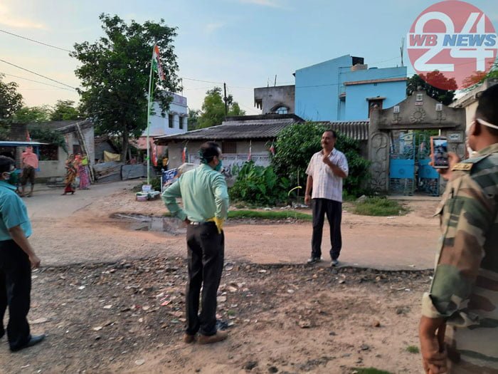 মাস্ক না পরায় স্বাস্থ্যবিধির পাঠ পড়ালেন মহকুমাশাসক - West Bengal News 24