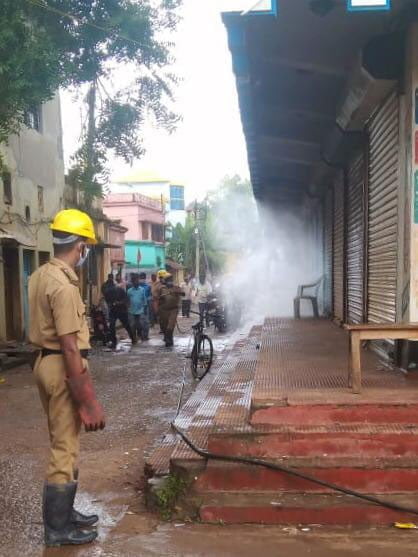 ঠিকাদার অসুস্থ, ঝুঁকি এড়াতে জীবাণুমুক্ত করা হল পুরসভা ভবন - West Bengal News 24