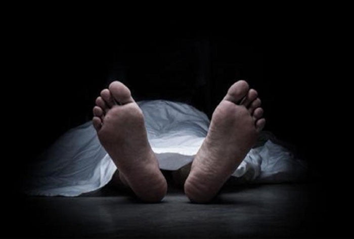 ১২ ঘণ্টা গাছের তলায় পড়ে থেকে মৃত্যু স্বামীর, ৫ টাকার টিকিট কাটতে না পারায় দেওয়া হয়নি ঢুকতে - West Bengal News 24