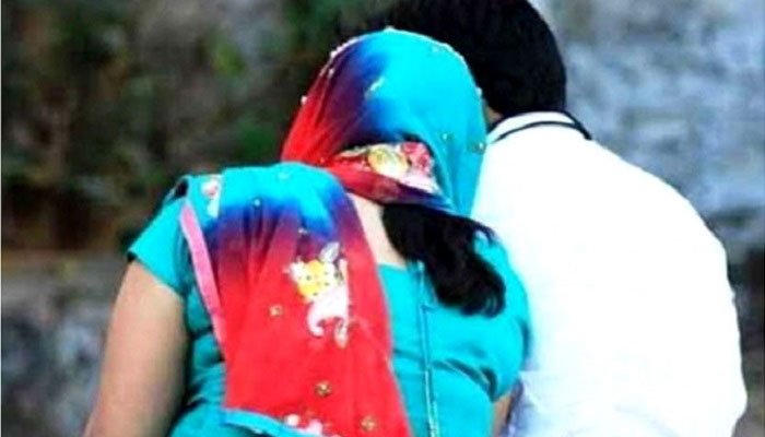 অবৈধ সম্পর্কের আজব শাস্তি! - West Bengal News 24
