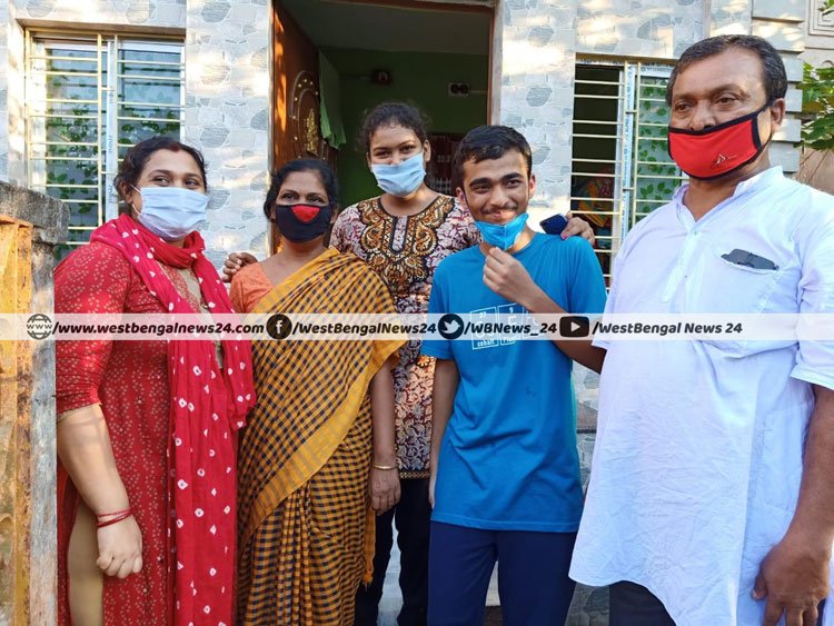 বাধা ঠেলে উচ্চ মাধ্যমিকে মনের জোরে ‘সব্যসাচী’ সন্দীপন - West Bengal News 24