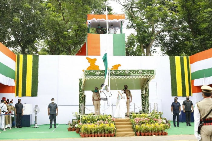 স্বাধীনতা দিবসে রেড রোডে কোভিড যোদ্ধাদের সংবর্ধনা মুখ্যমন্ত্রীর - West Bengal News 24