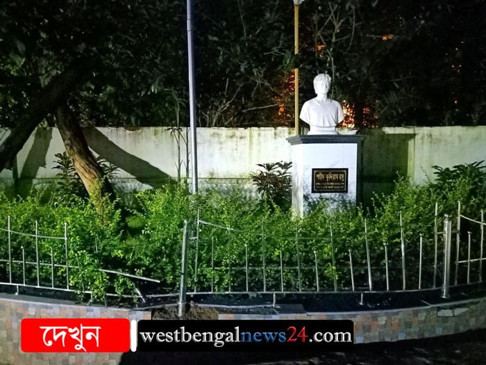 গাছ ভেঙে পড়ে অল্পের জন্য রক্ষা পেলেন শহিদ ক্ষুদিরাম - West Bengal News 24