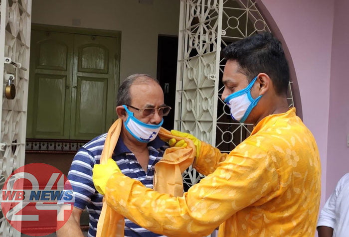 টিমএমসিপি নেতার অভিনব রাখী বন্ধন, ওষুধ ব্যবসায়ী ও কর্মীদের সংবর্ধনা - West Bengal News 24