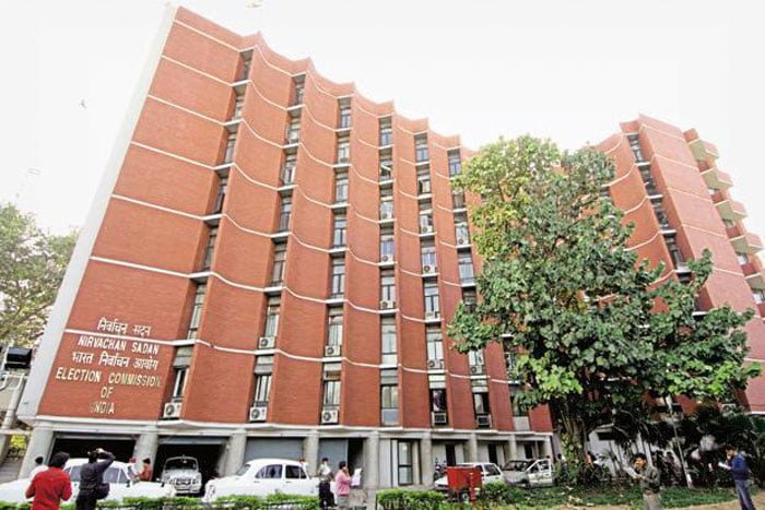 হাতে গ্লাভস পরে ভোট দেবেন ভোটদাতারা, নয়া বিধি জারি করল নির্বাচন কমিশন - West Bengal News 24