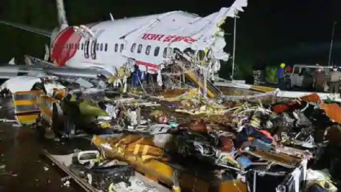 কেরালার বিমান দুর্ঘটনায় অলৌকিক ভাবে বেঁচে গেল এক পরিবার - West Bengal News 24