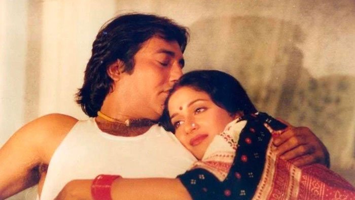ডুবন্ত কেরিয়ার বাঁচাতে ঘনিষ্ঠ দৃশ্যে রাজি হলেও দুই বিখ্যাত অভিনেতার ‘আচরণে’ অস্বস্তিতে পড়েন মাধুরী - West Bengal News 24
