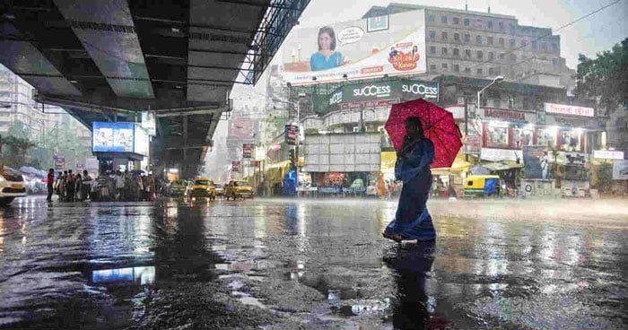 দক্ষিণবঙ্গে টানা ভারী বৃষ্টির পূর্বাভাস, ক্রমে বাড়বে বৃষ্টি - West Bengal News 24
