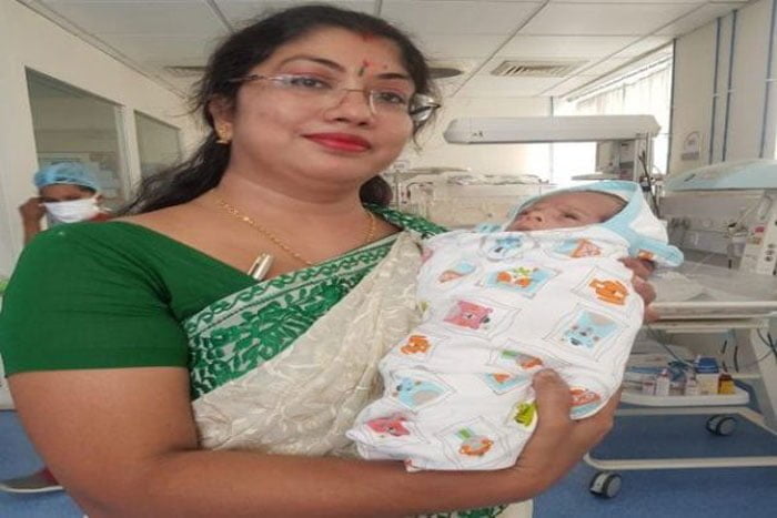 করোনা আক্রান্ত সদ্যোজাত ২০ দিন ICU-তে কাটিয়ে অবেশেষে সুস্থ - West Bengal News 24