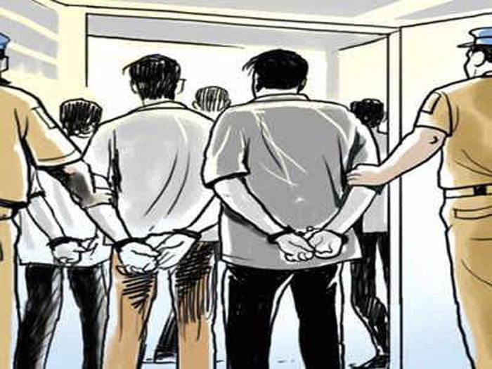 শান্তিনিকেতন থেকে সশস্ত্র গ্রেফতার ৪ বাংলাদেশি দুষ্কৃতী - West Bengal News 24