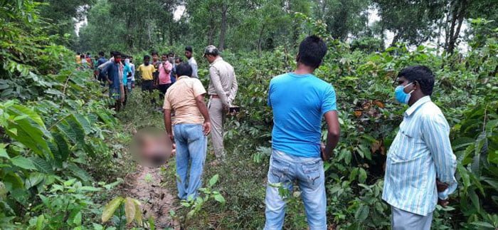 সাত সকালে অজ্ঞাত পরিচয় ব্যক্তির মৃতদেহ, চাঞ্চল্য ছড়ালো গোটা এলাকায় - West Bengal News 24
