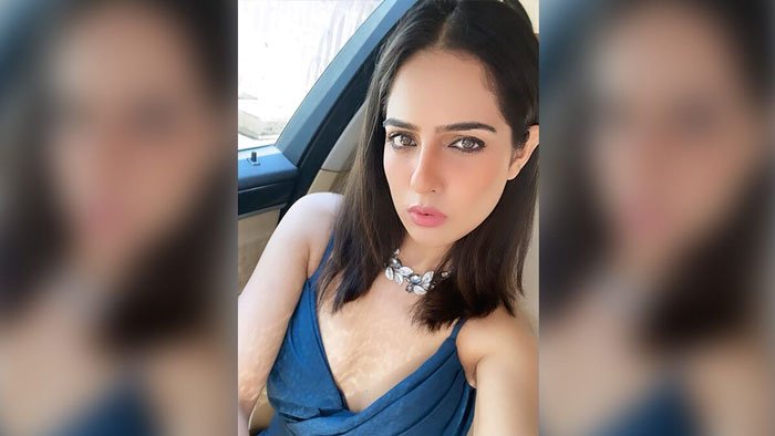 অভিনেত্রীকে প্রযোজকের ছুরিকাঘাত - West Bengal News 24